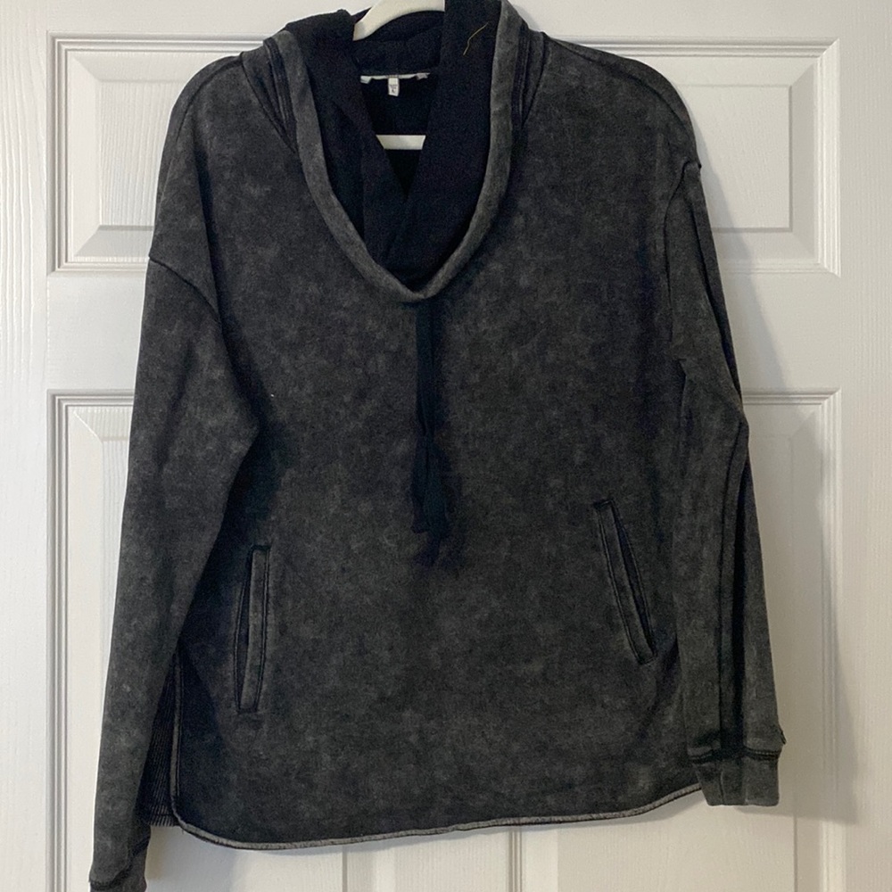 BKE SWEATSHIRT